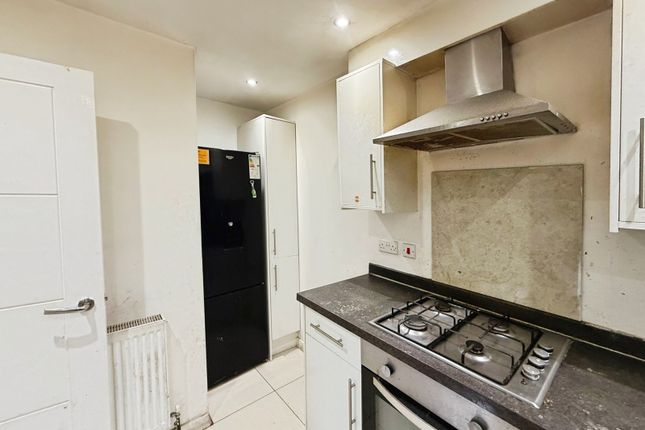 2B, Uxbridge Road, Berkshire photo 3