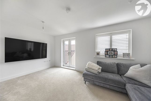 99, Castle Hill Drive, Swanscombe photo 2