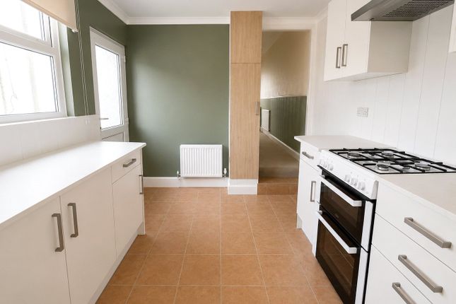 34, Clarence Road, Torpoint photo 3