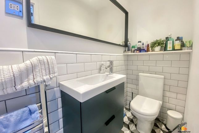 Room 1, 13 Rosebery Avenue, High Wycombe photo 4