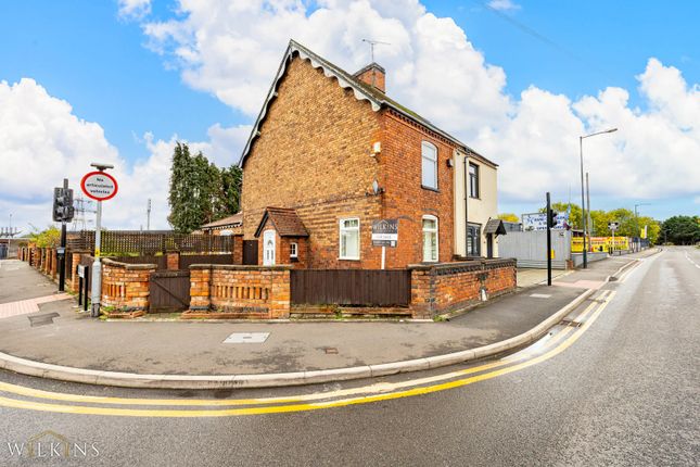 2-bed semi-detached on Heath End Road, Warwickshire, £220,000