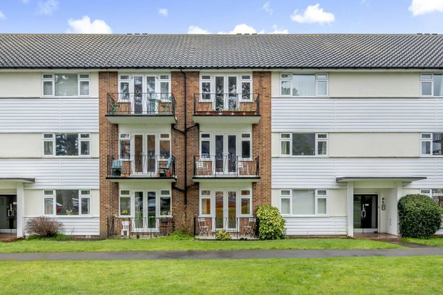 Thumbnail Flat for sale in Lindfield Gardens, Guildford