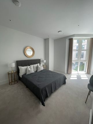 Flat to rent in Millbank
