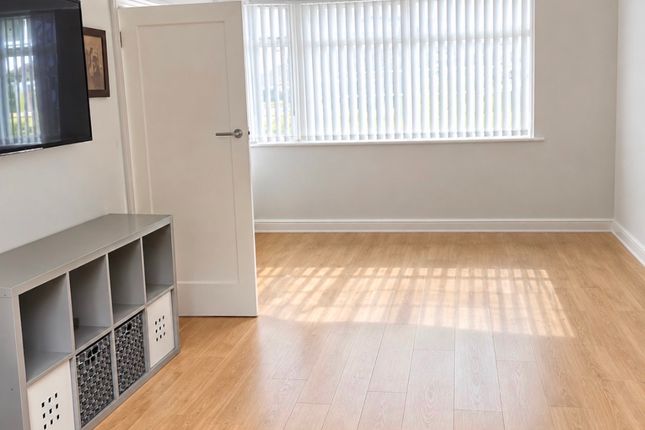 10 Mostyn Avenue, Liverpool photo 2