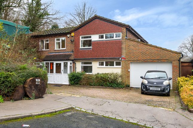 Detached house for sale in Bench Field, South Croydon