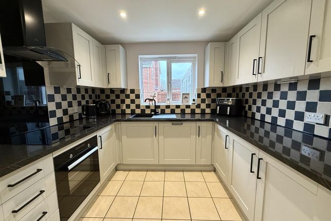 26, Riverside Park, Spalding photo 2