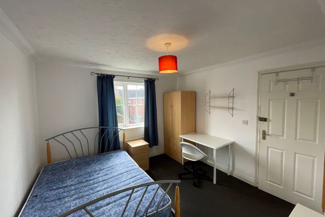 Thumbnail Room to rent in Mosely Court, Norwich