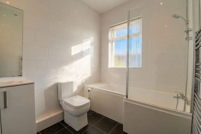 2 Alexandra Road, Bolton photo 4