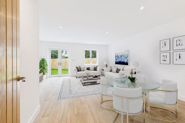 8, Teg Lowarth, Redruth photo 2