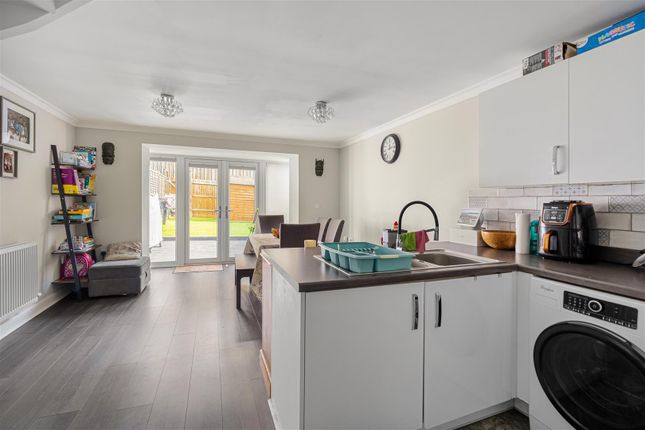 67, Burroughs Drive, Dartford photo 4