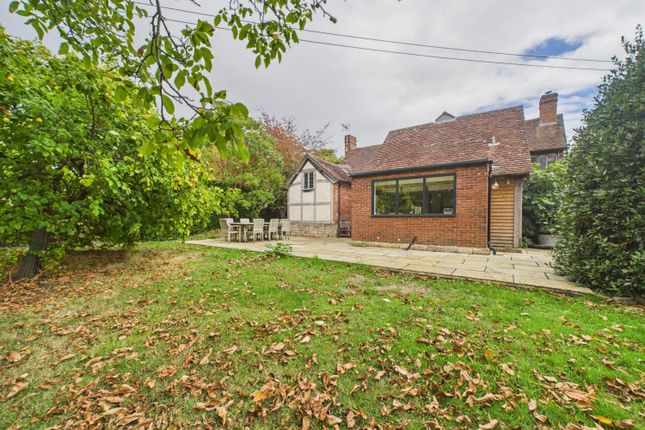 Cam01791G0-Pr0190-Still009