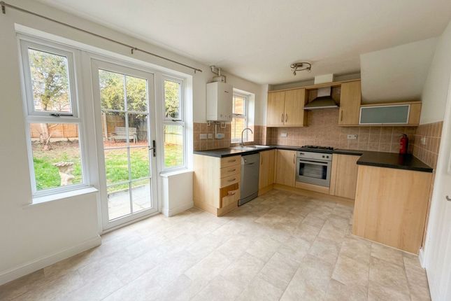 14 Bell Close, Grantham photo 3