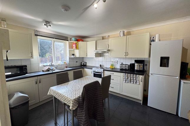 Room 2, 110, Bradshaw Road, Chichester photo 3