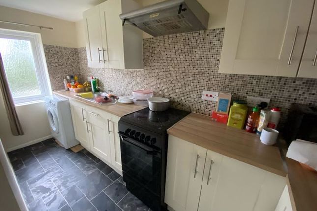 182, Oaktree Crescent, Bristol photo 4