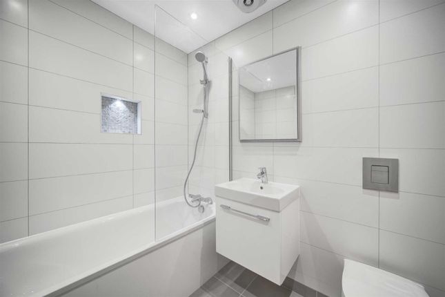 Flat 3, Quilters Court, Ruislip photo 4