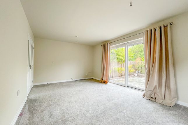 2, Lea Close, Brede photo 4