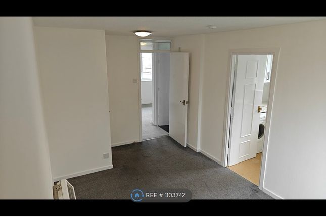 Maisonette to rent in Alder Court, Luton