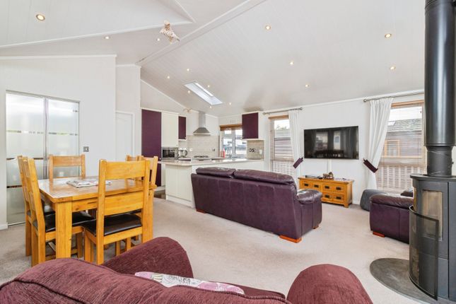 7 POPLAR,, Warren Road, Dawlish Warren photo 4
