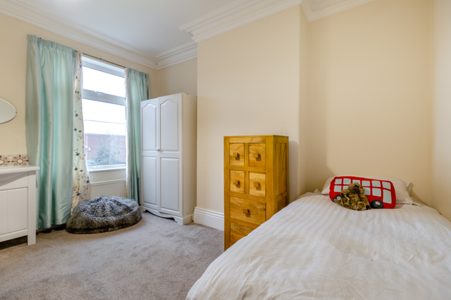 End terrace house for sale in Clifton Gardens, Goole