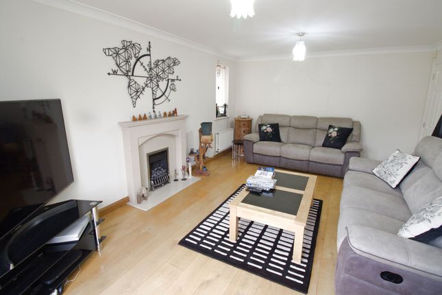 1, Warrington photo 4