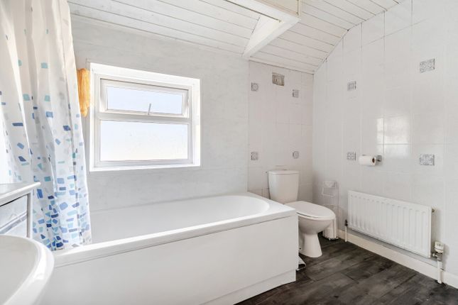 11, Longstone Road, Devon photo 4