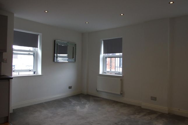 Flat 1, 2G Holborough Road, Kent photo 5