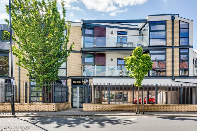 Flat 1, Creston Court, London photo 4