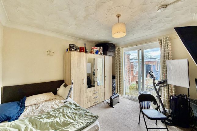 660, Bath Road, Cranford photo 5