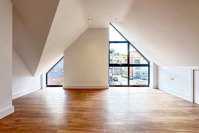 9, Azalea Court, Hayes photo 2