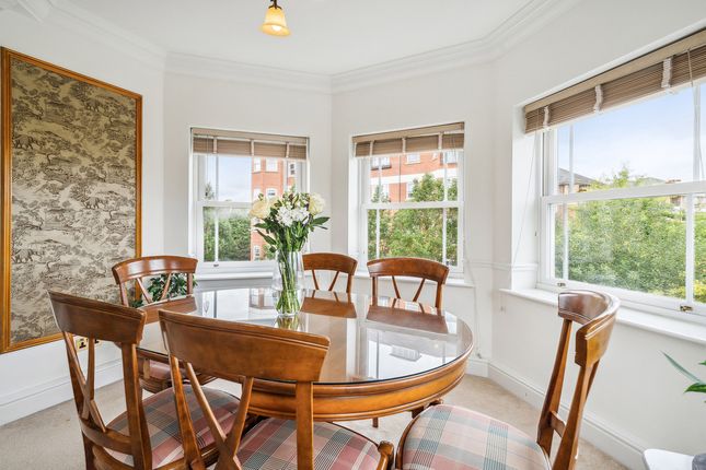 Flat 12 Clayton House, 50, Trinity Church Road, Barnes photo 4