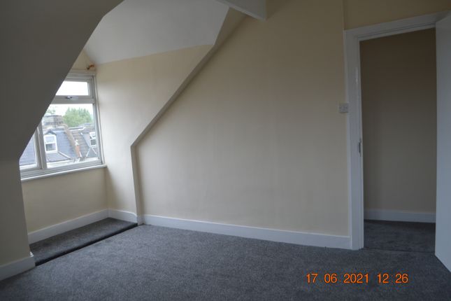 Flat to rent in Baring Road, London