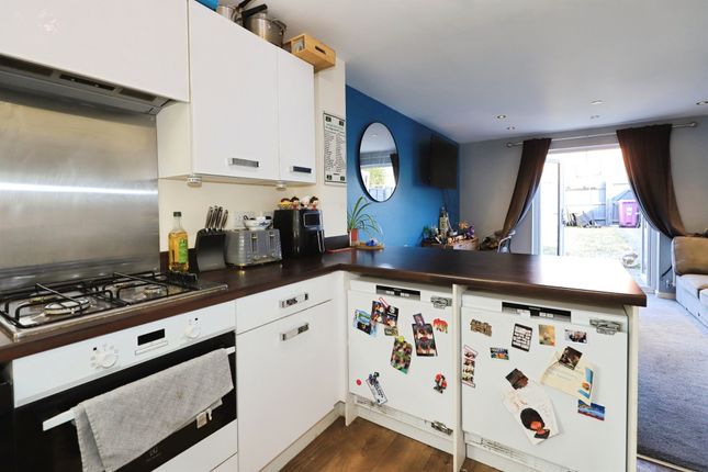 7, Turnhouse Crescent, Wolverhampton photo 4