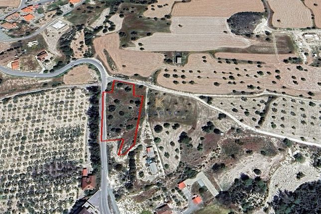 Land for sale in Agiou Neofytou, Aradippou 7102, Cyprus
