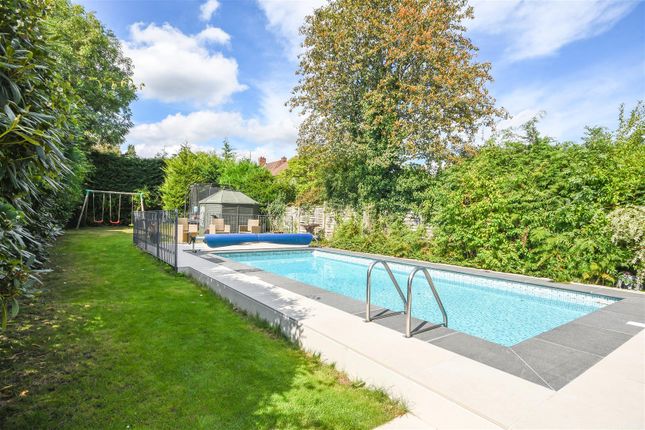 Detached house for sale in Friars Avenue, Shenfield, Brentwood