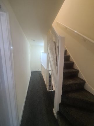 Terraced house to rent in Kimbolton Avenue, Nottingham