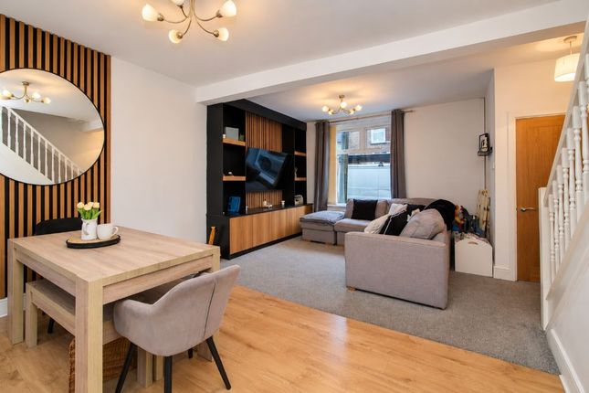 5, Llwynmadoc Street, Pontypridd photo 4