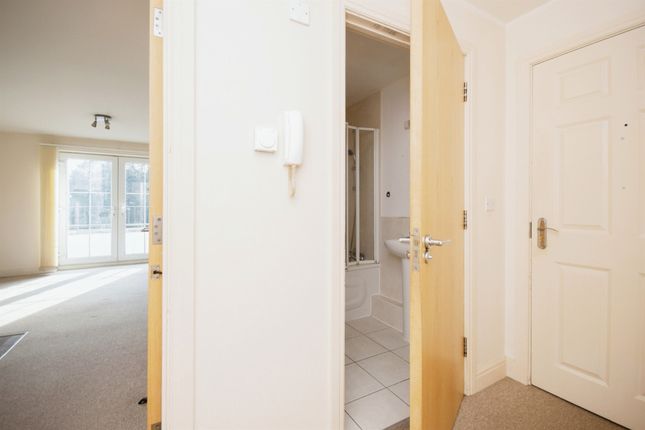 Flat for sale in Talbot Road, Winton, Bournemouth