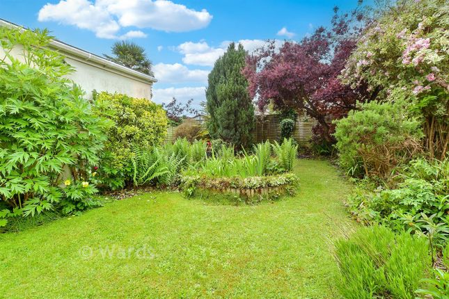 1, Hogben Close, Folkestone photo 4