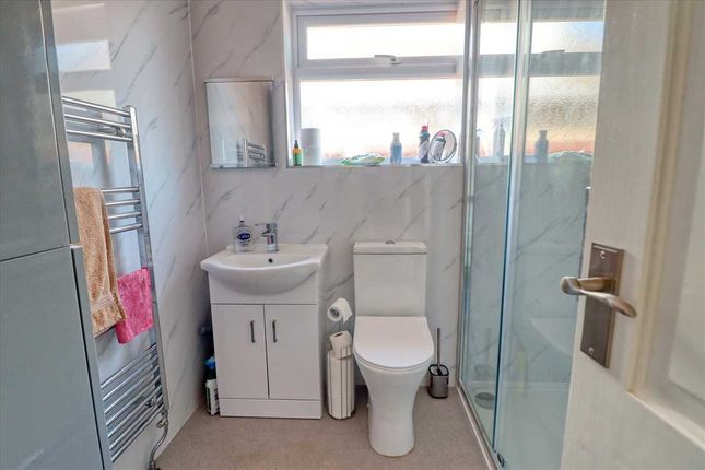 53, Tudor Green, West Clacton photo 4