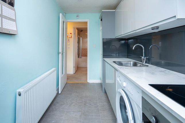 14, Malcolm Court, Bathgate photo 4
