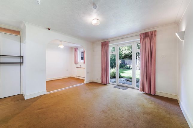 Chapel Road, Tadworth photo 3