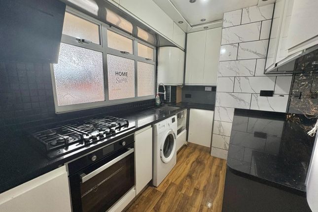 15 Nevin House, Bourne Avenue, Hayes photo 3