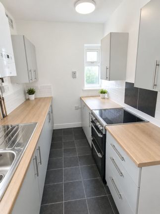 4 Chamberlain Road, Hull photo 2