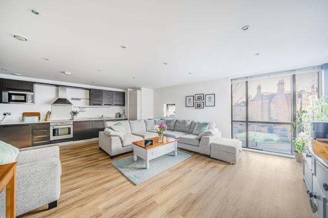 Flat 2, 3 Exchange Square, Winchester photo 2