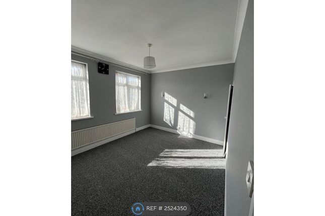 St Albans Avenue East Ham, London photo 3