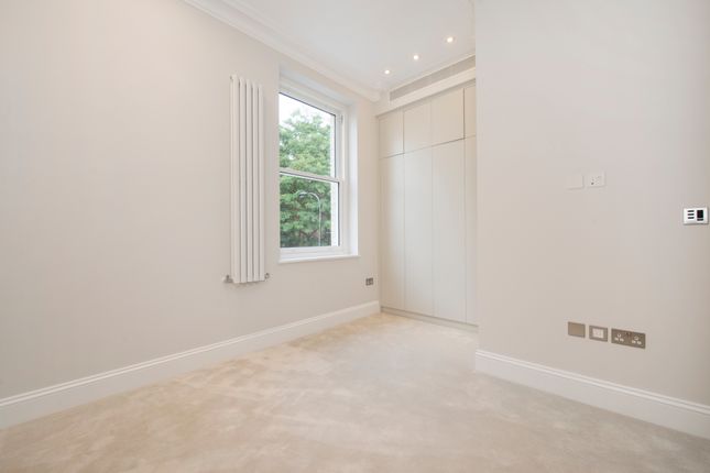 Flat to rent in Arkwright Road, Hampstead, London