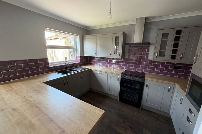 8, Drayton Close, Bristol photo 3