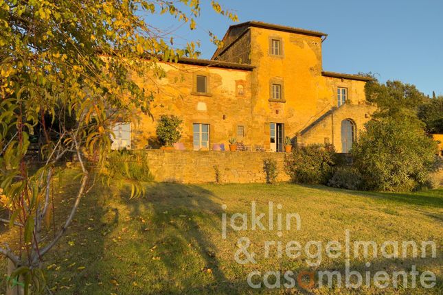 Country house for sale in Italy, Tuscany, Arezzo, Cortona