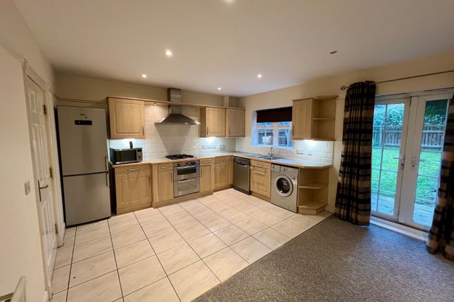 35, Woodlea Lane, Leeds photo 3