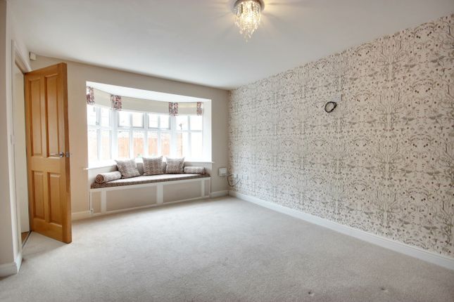 2, Coachman Close, Beverley photo 4